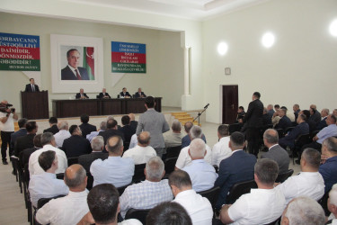 Cəlilabad, Biləsuvar və Neftçala rayonlarının  ərazisində dənli, texniki bitkilərin biçini ilə bağlı görülmüş işlər,  aparılan maarifləndirmə tədbirləri və qarşıda duran vəzifələr barədə  müşavirə keçirilmişdir