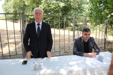 Qaraağac kəndində vətəndaşlarla səyyar qəbul keçirilib