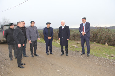 Rafiq Cəlilov şəhid ailəsini ziyarət edib və kənd yollarına baxış keçirib