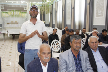 Cəlilabad Rayon İcra Hakimiyyətinin başçısı Rafiq Cəlilov Üçtəpə kənd sakinləri ilə növbəti səyyar qəbul keçirib