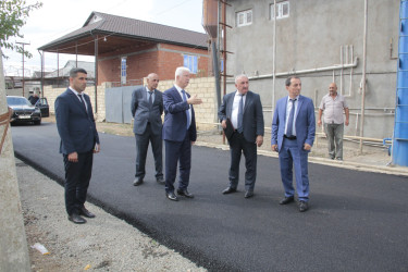 Rafiq Cəlilov Göytəpə şəhərində yeni asfalt örtüyü vurulan küçələrə baxış keçirib