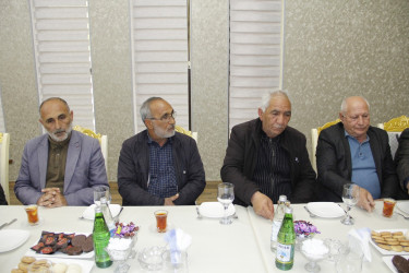 Cəlilabad Rayon İcra Hakimiyyətinin başçısı Rafiq Cəlilov bir qrup şəhid atası ilə görüşüb