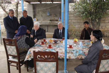 Rafiq Cəlilov Kazımabad kəndində şəhid məzarlarını və şəhid ailələrini ziyarət edib