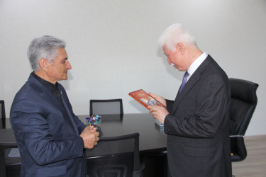 Rafiq Cəlilov tarixçi-araşdırmaçı müəllim Ələsgər Mirzəzadəni qəbul etmişdir