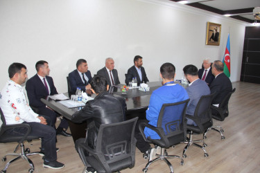 Cəlilabad Rayon İcra Hakimiyyətinin başçısı Rafiq Cəlilov idman sahəsində yüksək nailiyyətlər əldə etmiş idmançılar və onların məşqçiləri ilə görüş keçirib