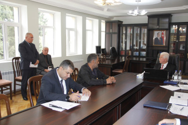 Cəlilabad Rayon İcra Hakimiyyətinin başçısı Rafiq Cəlilov vətəndaşları qəbul edib