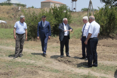 Rafiq Cəlilov kənd yaşayış məntəqələrində və şəhər ərazisində aparılan abadlıq, quruculuq və yenidənqurma işləri ilə tanış olmuşdur