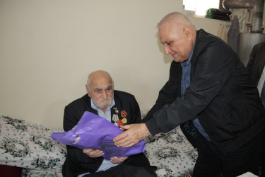 Böyük Vətən müharibəsi veteranı ziyarət edilib