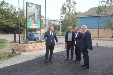 Cəlilabad şəhərində şəhid Camal Əliyev adına küçədə və şəhid Rəfail İşiyevin ailə üzvlərinin yaşadığı Kərim Kərimov adına küçədə asfaltlanma işləri aparılıb