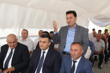 Rafiq Cəlilov növbəti səyyar qəbul-görüşünü Hacıismayıllı kənd sakinləri ilə keçirmişdir.