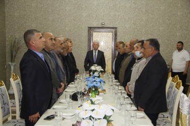 Cəlilabad Rayon İcra Hakimiyyətinin başçısı Rafiq Cəlilov bir qrup şəhid atası ilə görüşüb