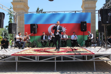 Ümummilli Lider Heydər Əliyevin anadan olmasının 103-cü ildönümünə həsr olunmuş konsert proqramı keçirilmişdir