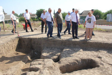 Rafiq Cəlilov “Paşatəpə” abidəsində aparılan arxeoloji qazıntı işləri ilə tanış olmuşdur