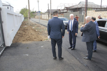 Rafiq Cəlilov Göytəpə şəhərində yeni asfalt örtüyü vurulan küçələrə baxış keçirib