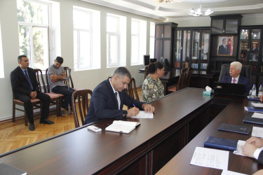 Cəlilabad Rayon İcra Hakimiyyətinin başçıs Rafiq Cəlilov vətəndaşları qəbul edib