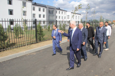 Rafiq Cəlilov Göytəpə şəhərində yeni asfalt örtüyü vurulan küçələrə baxış keçirib