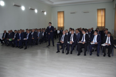 Cəlilabad rayonunda “Azərbaycan Respublikasında kənd təsərrüfatı, balıqçılıq və akvakultura məhsullarının istehsalı və emalı sahələrinin inkişafına dair 2026–2030-cu illər üçün Dövlət Proqramı”nın icrası ilə bağlı müşavirə keçirilib.