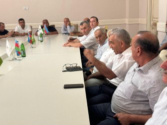 Yerli məhsulların satışına dəstək istiqamətində mövcud imkanlar, çətinliklər və perspektivlərə dair görüş keçirilib.