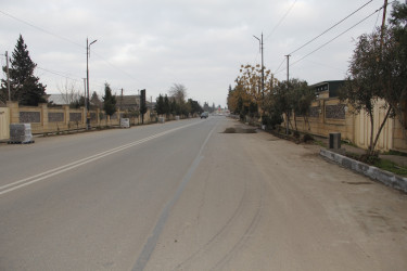 Cəlilabad Rayon İcra Hakimiyyətinin başçısı Rafiq Cəlilov Cəlilabad şəhərində aparılan abadlıq və yenidənqurma işləri ilə yerində tanış olub.