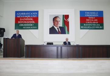 Cəlilabad rayonunda “Azərbaycan Respublikasında kənd təsərrüfatı, balıqçılıq və akvakultura məhsullarının istehsalı və emalı sahələrinin inkişafına dair 2026–2030-cu illər üçün Dövlət Proqramı”nın icrası ilə bağlı müşavirə keçirilib.