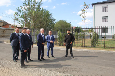 Rafiq Cəlilov Göytəpə şəhərində yeni asfalt örtüyü vurulan küçələrə baxış keçirib