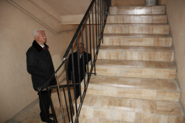 Cəlilabad Rayon İcra Hakimiyyətinin başçısı Rafiq Cəlilov Cəlilabad şəhərində aparılan abadlıq və yenidənqurma işləri ilə yerində tanış olub.