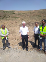 Cəlilabad Rayon İcra Hakimiyyətinin başçısı Rafiq Cəlilov Zəhmətabad–Soltankənd avtomobil yolunda aparılan əsaslı təmir işlərinin gedişi ilə yerində tanış olub