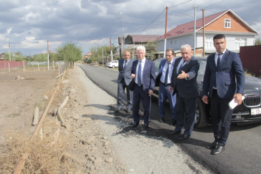 Rafiq Cəlilov Göytəpə şəhərində yeni asfalt örtüyü vurulan küçələrə baxış keçirib