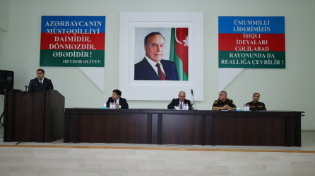 Rayon ərazisində dənli və texniki bitkilərin, meşələrin yanğın təhlükəsizliyi, məktəblərdə yanğın təhlükəsizliyi ilə bağlı görülmüş işlər, aparılan maarifləndirmə tədbirləri və qarşıda duran vəzifələr barədə müşavirə