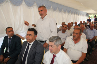 Rafiq Cəlilov növbəti səyyar qəbul-görüşünü Qasımbəyli kənd sakinləri ilə keçirmişdir