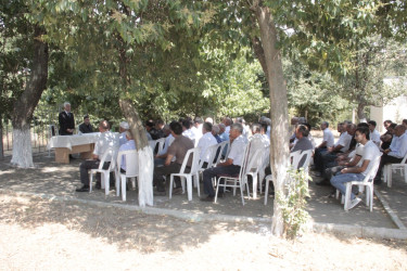 Qaraağac kəndində vətəndaşlarla səyyar qəbul keçirilib