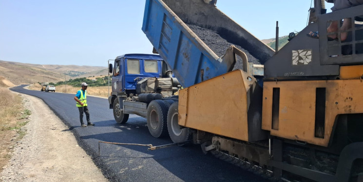 Cəlilabad Rayon İcra Hakimiyyətinin başçısı Rafiq Cəlilov Zəhmətabad–Soltankənd avtomobil yolunda aparılan əsaslı təmir işlərinin gedişi ilə yerində tanış olub