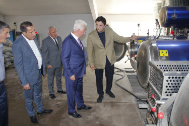 Cəlilabad Rayon İcra Hakimiyyətinin başçısı Rafiq Cəlilov rayonda fəaliyyət göstərən konserv zavodunda istehsal prosesi ilə tanış olub