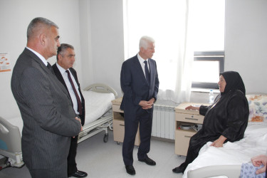 Rafiq Cəlilov rayon mərkəzi xəstəxanasında şəhid valideynlərini ziyarət edib