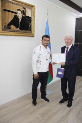 Cəlilabad Rayon İcra Hakimiyyətinin başçısı Rafiq Cəlilov idman sahəsində yüksək nailiyyətlər əldə etmiş idmançılar və onların məşqçiləri ilə görüş keçirib