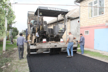 Cəlilabad şəhərində sakinlərin rahatlığını təmin etmək məqsədilə yenidənqurma işləri davam etdirilir.