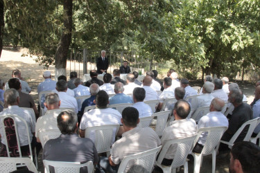 Qaraağac kəndində vətəndaşlarla səyyar qəbul keçirilib