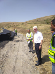 Cəlilabad Rayon İcra Hakimiyyətinin başçısı Rafiq Cəlilov Zəhmətabad–Soltankənd avtomobil yolunda aparılan əsaslı təmir işlərinin gedişi ilə yerində tanış olub