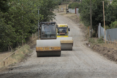 Rafiq Cəlilov kənd yaşayış məntəqələrində və şəhər ərazisində aparılan abadlıq, quruculuq və yenidənqurma işləri ilə tanış olmuşdur