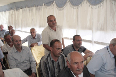 Rafiq Cəlilov növbəti səyyar qəbul-görüşünü Qasımbəyli kənd sakinləri ilə keçirmişdir